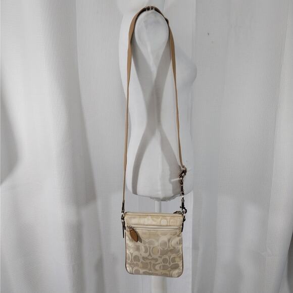 COACH! CREAM & TAUPE BROWN/TAN LOGO FABRIC CROSSBODY, MINI ZIPPER PURSE! - Picture 6 of 13